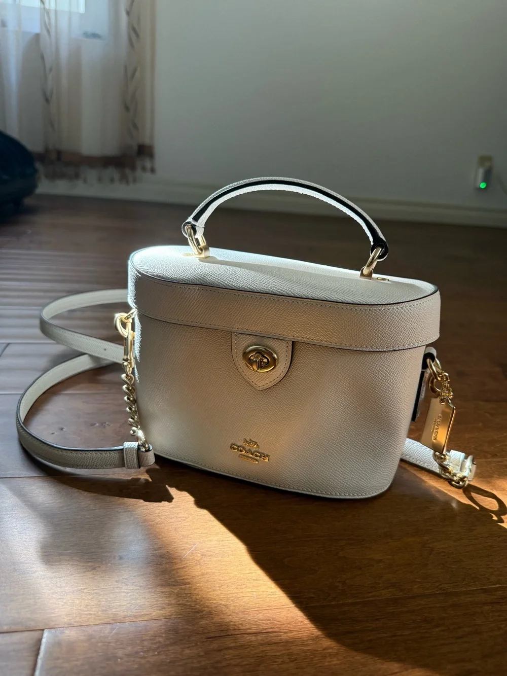 Coach White Leather Crossbody Bag with Gold Hardware - Picture 2 of 5